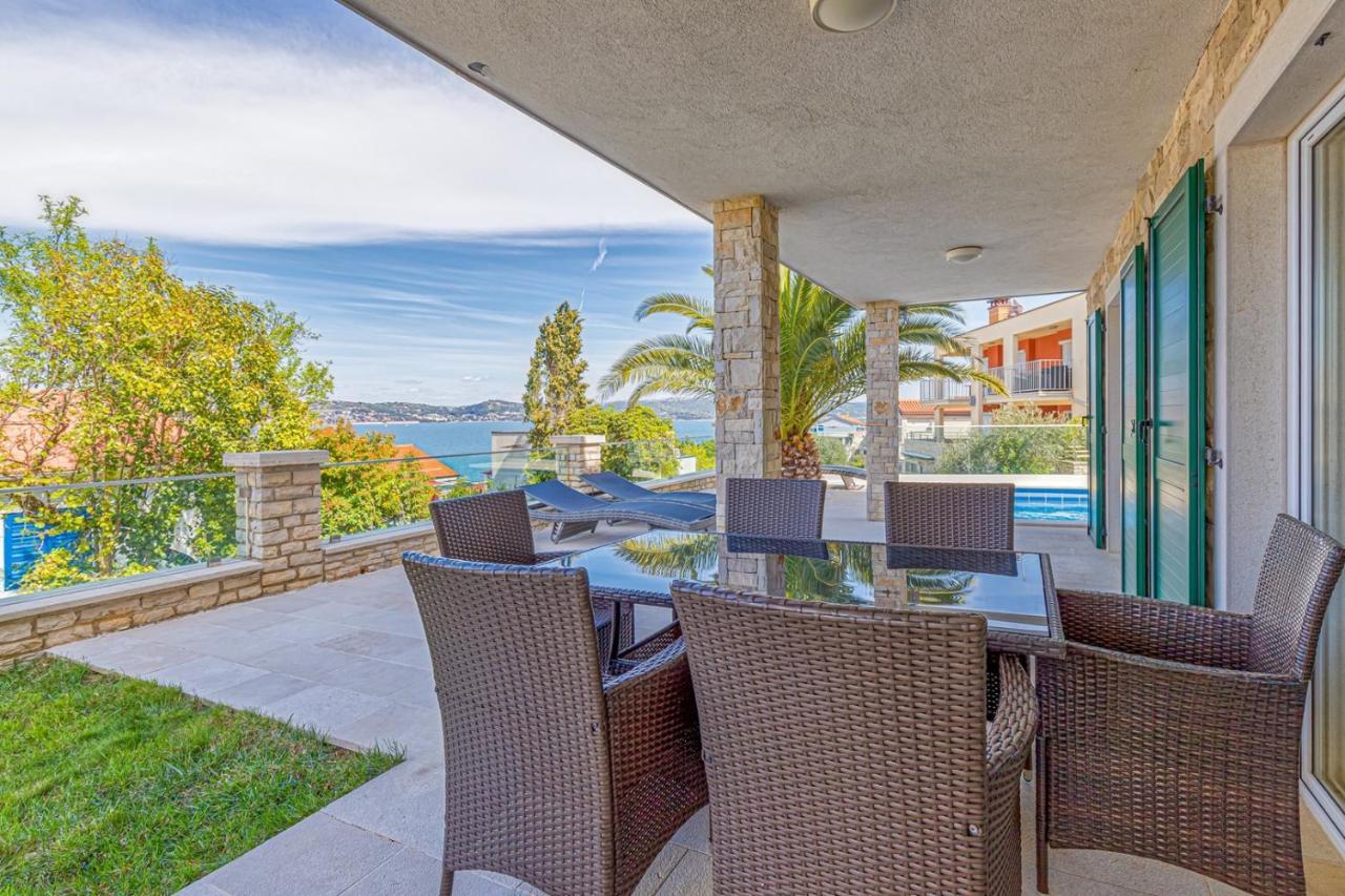 Villa Milena With Pool And Sea View เซร์เวนีเวอร์ ภายนอก รูปภาพ