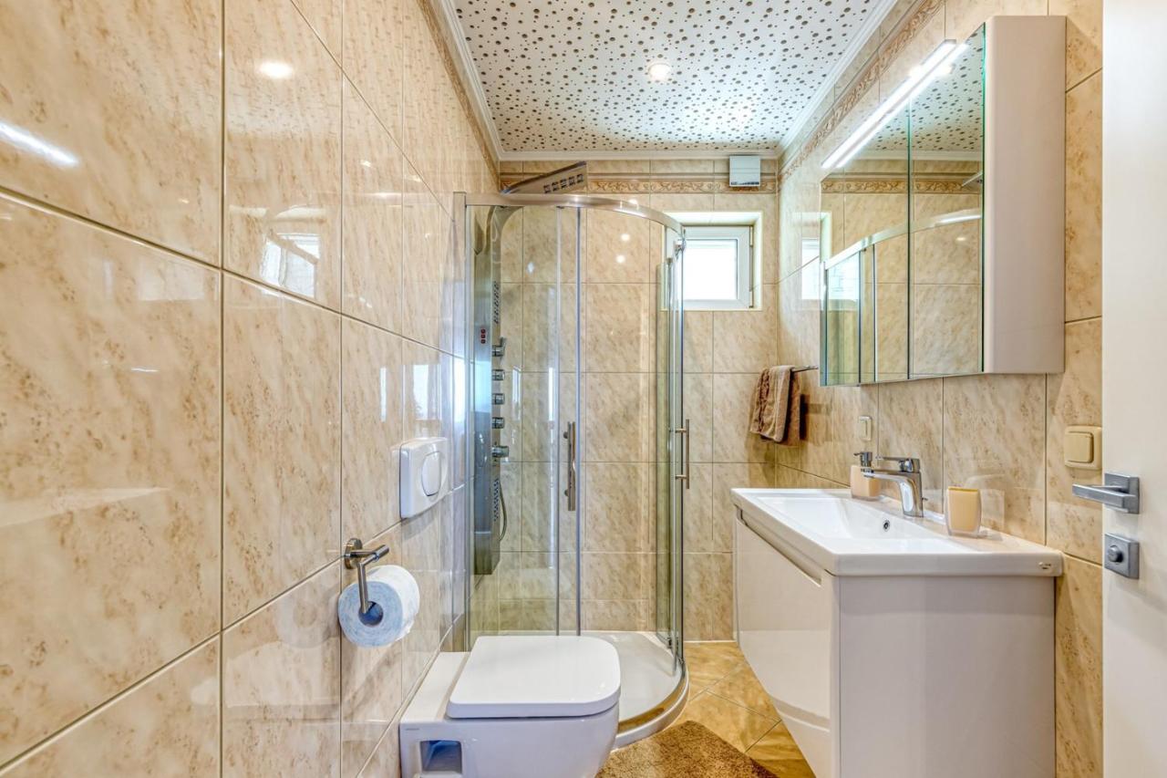 Villa Milena With Pool And Sea View เซร์เวนีเวอร์ ภายนอก รูปภาพ