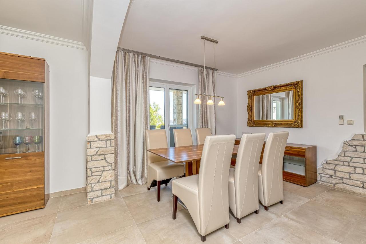 Villa Milena With Pool And Sea View เซร์เวนีเวอร์ ภายนอก รูปภาพ