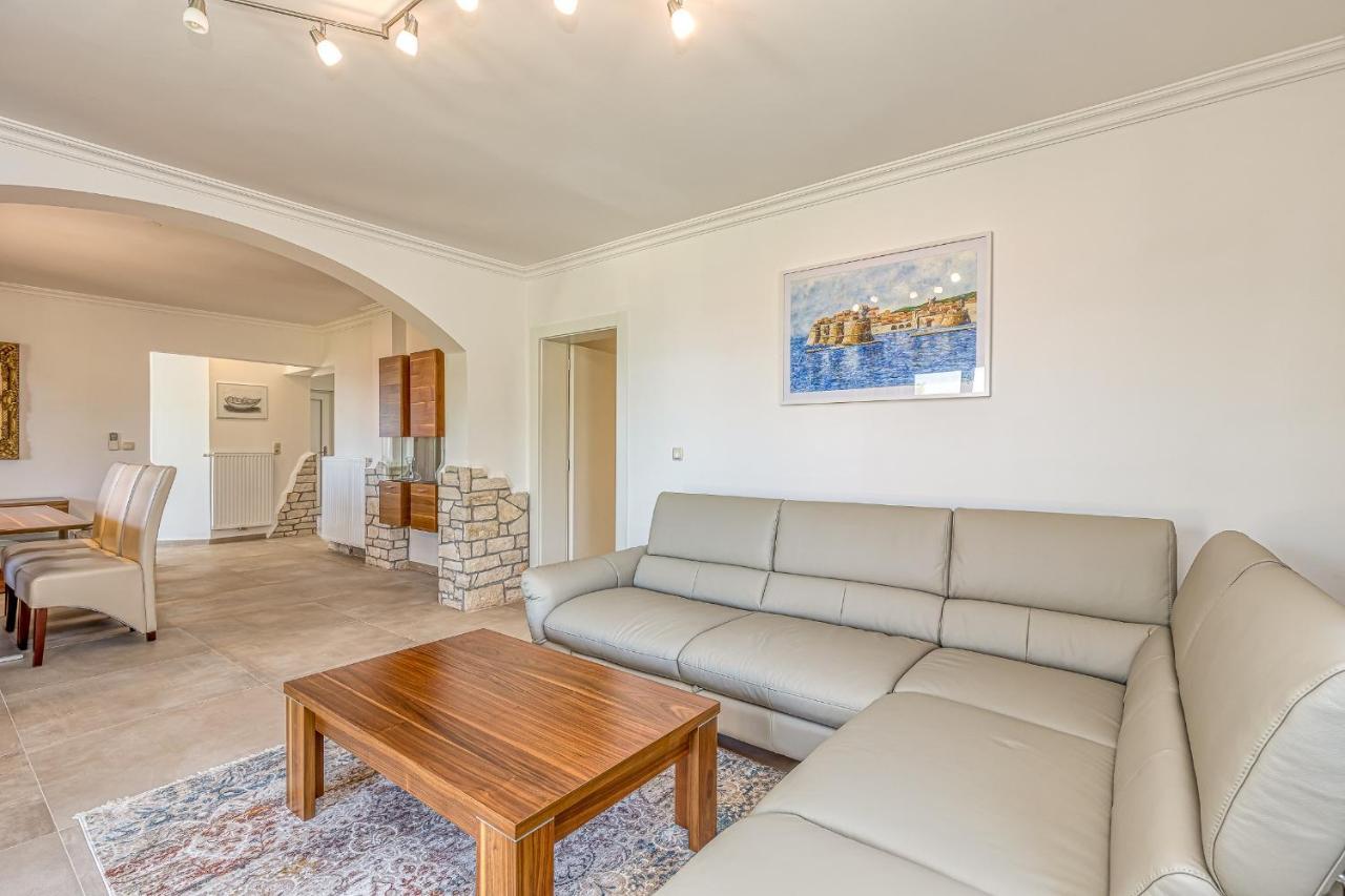 Villa Milena With Pool And Sea View เซร์เวนีเวอร์ ภายนอก รูปภาพ